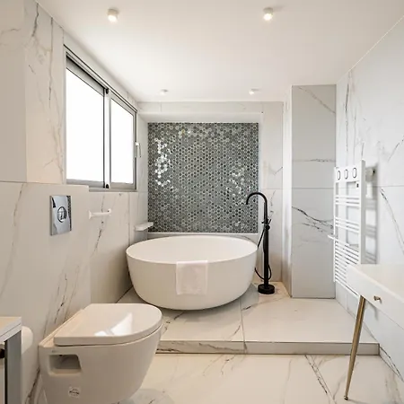 Modern - 3br- 6p - Croisette Apartman